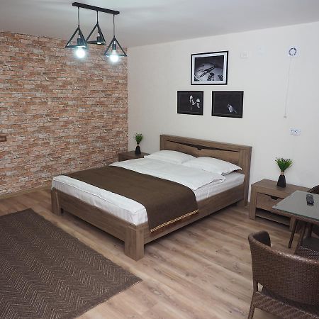 Prime Time Guest House Kant Exterior foto