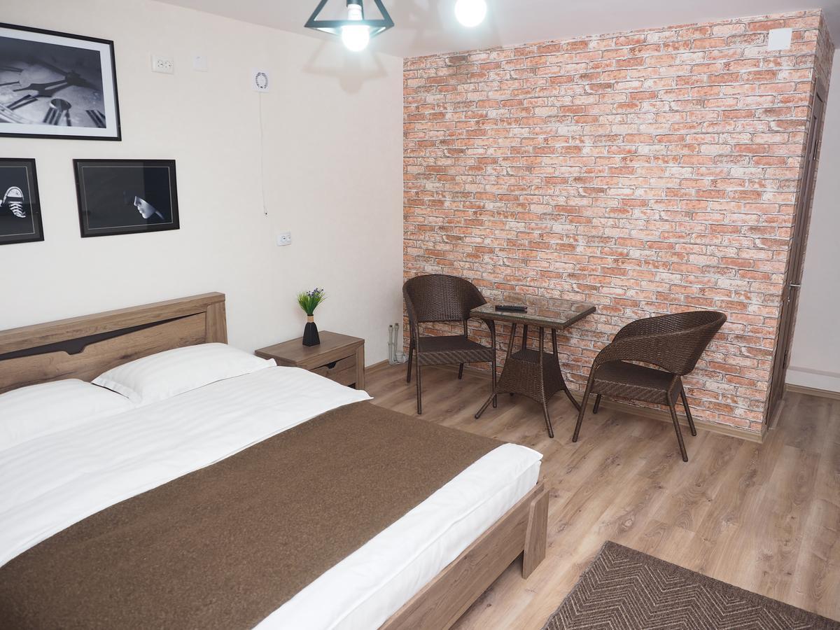 Prime Time Guest House Kant Exterior foto