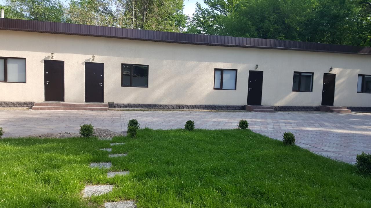 Prime Time Guest House Kant Exterior foto