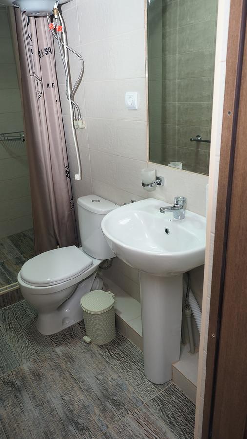 Prime Time Guest House Kant Exterior foto
