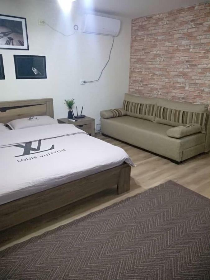 Prime Time Guest House Kant Exterior foto